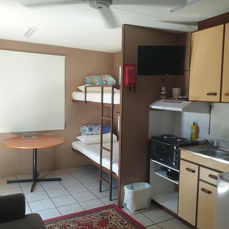 Newell Hwy Caravan Park 파크스 외부 사진