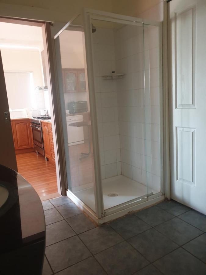 Newell Hwy Caravan Park 파크스 외부 사진