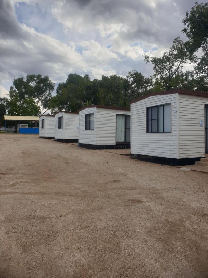 Newell Hwy Caravan Park 파크스 외부 사진