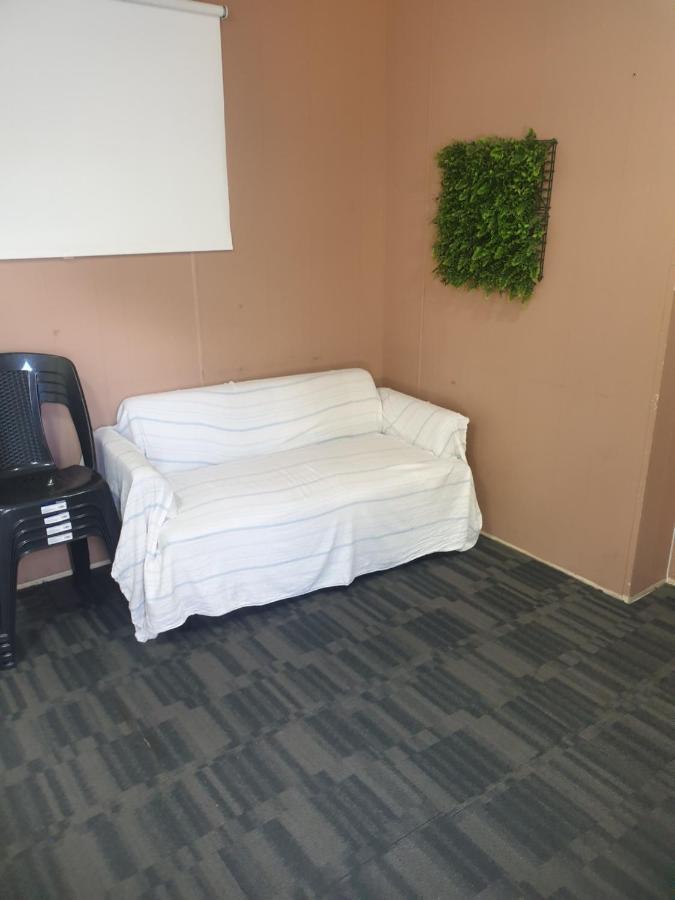 Newell Hwy Caravan Park 파크스 외부 사진
