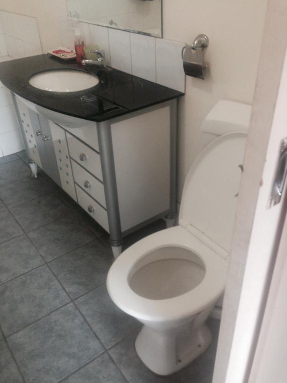 Newell Hwy Caravan Park 파크스 외부 사진