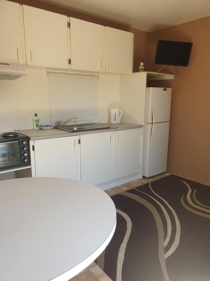 Newell Hwy Caravan Park 파크스 외부 사진
