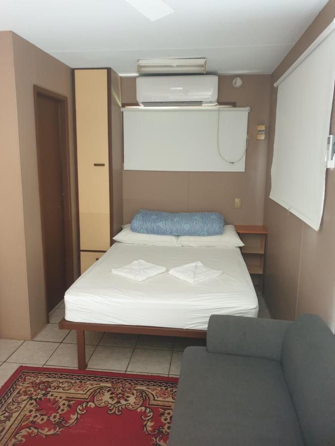 Newell Hwy Caravan Park 파크스 외부 사진